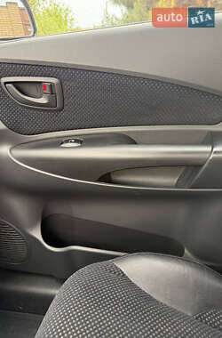Позашляховик / Кросовер Hyundai Tucson 2010 в 