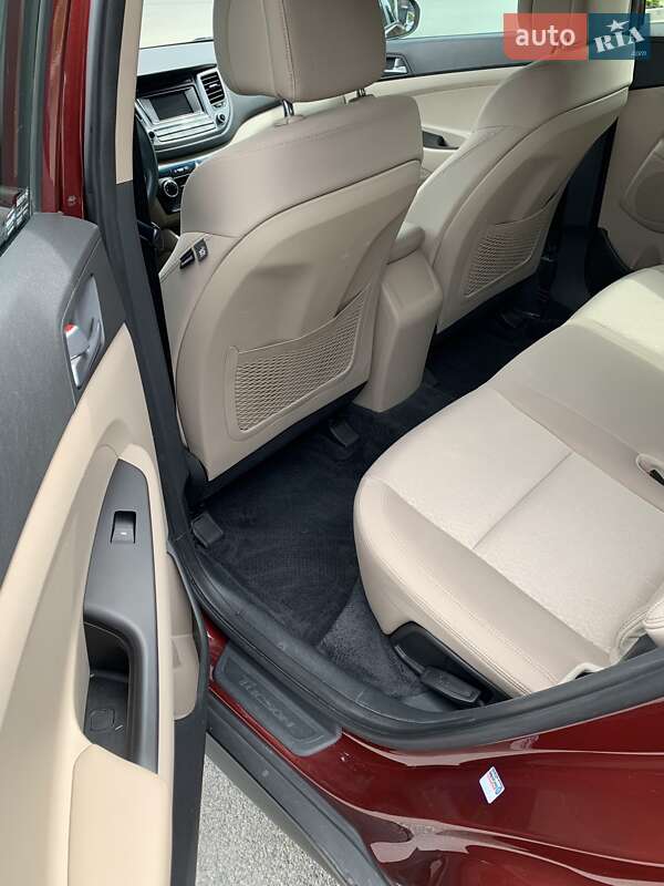 Внедорожник / Кроссовер Hyundai Tucson 2015 в Днепре