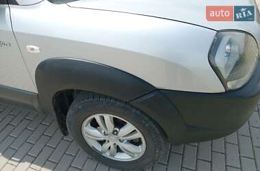 Позашляховик / Кросовер Hyundai Tucson 2011 в 