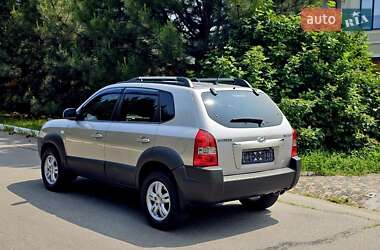Внедорожник / Кроссовер Hyundai Tucson 2007 в 