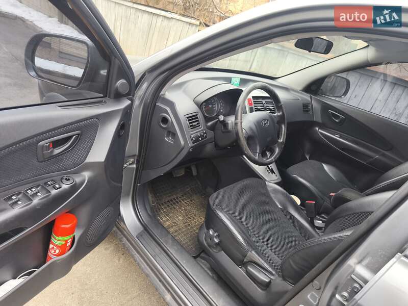 Позашляховик / Кросовер Hyundai Tucson 2011 в Києві