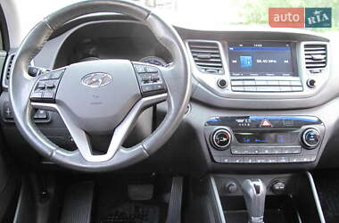 Внедорожник / Кроссовер Hyundai Tucson 2017 в 