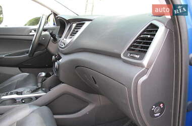 Внедорожник / Кроссовер Hyundai Tucson 2017 в 