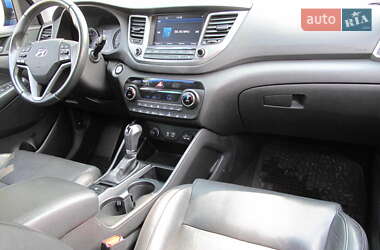 Внедорожник / Кроссовер Hyundai Tucson 2017 в 