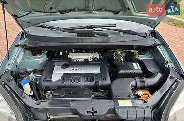 Внедорожник / Кроссовер Hyundai Tucson 2006 в 