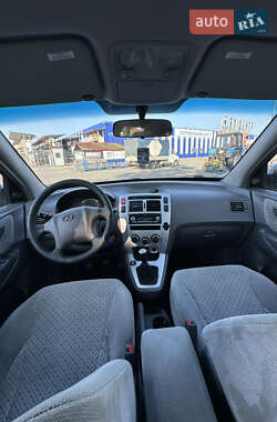 Позашляховик / Кросовер Hyundai Tucson 2004 в 