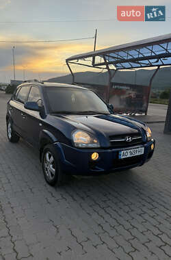 Внедорожник / Кроссовер Hyundai Tucson 2004 в 