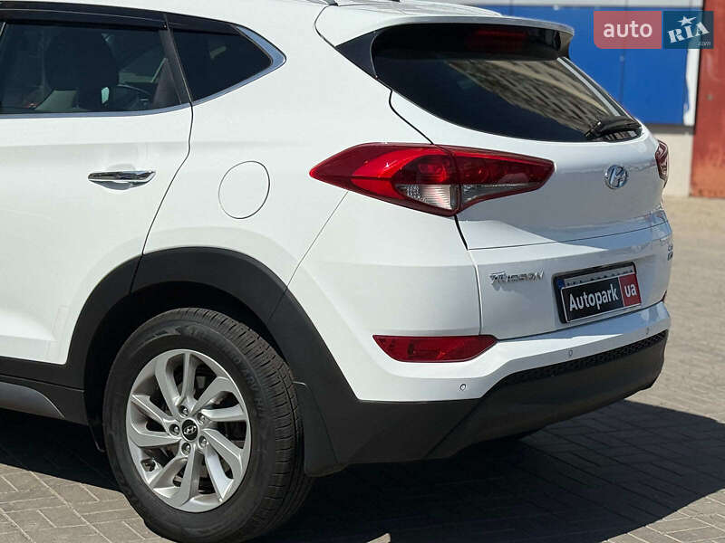 Позашляховик / Кросовер Hyundai Tucson 2016 в Одесі