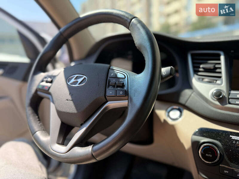 Позашляховик / Кросовер Hyundai Tucson 2016 в Одесі