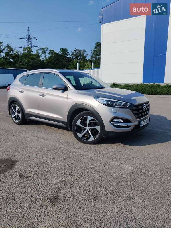Внедорожник / Кроссовер Hyundai Tucson 2016 в 