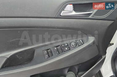 Внедорожник / Кроссовер Hyundai Tucson 2017 в 