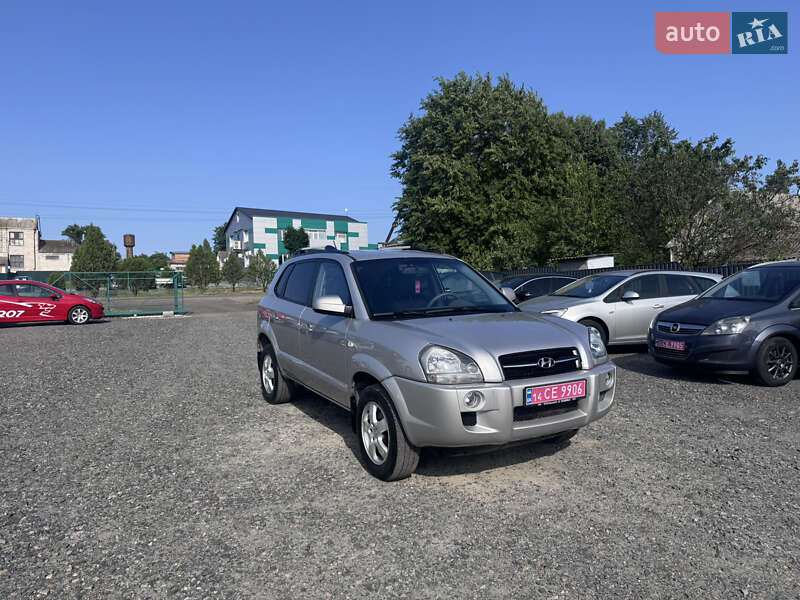 Внедорожник / Кроссовер Hyundai Tucson 2006 в 