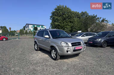 Внедорожник / Кроссовер Hyundai Tucson 2006 в 