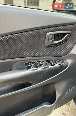 Внедорожник / Кроссовер Hyundai Tucson 2008 в 