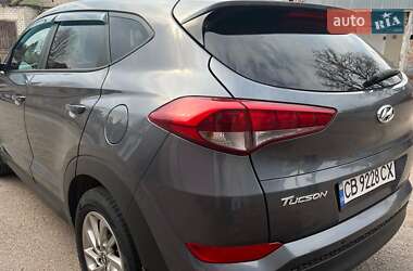 Внедорожник / Кроссовер Hyundai Tucson 2015 в 