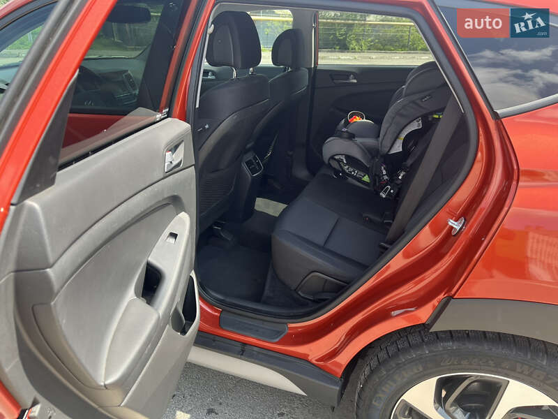 Позашляховик / Кросовер Hyundai Tucson 2017 в Івано-Франківську