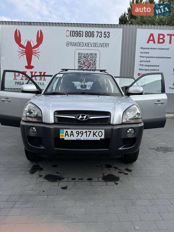 Позашляховик / Кросовер Hyundai Tucson 2011 в Києві