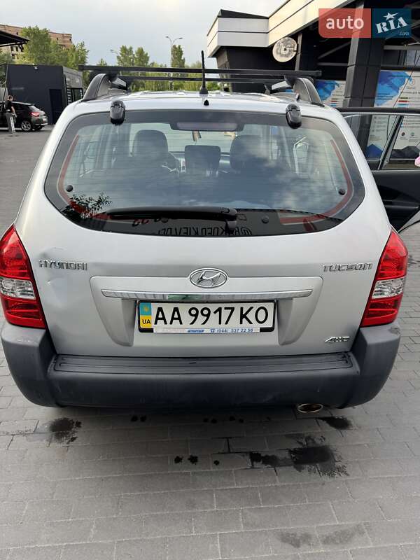 Позашляховик / Кросовер Hyundai Tucson 2011 в Києві