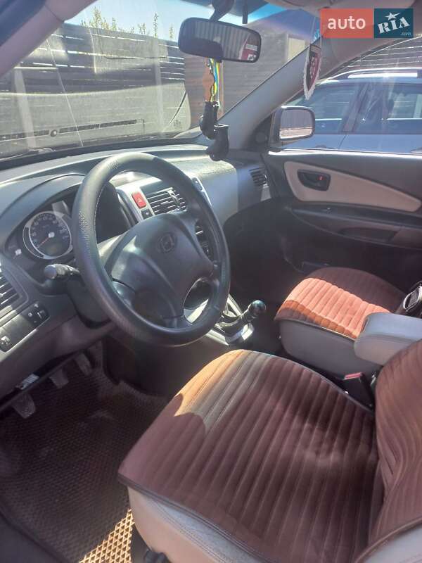 Позашляховик / Кросовер Hyundai Tucson 2005 в Овручі