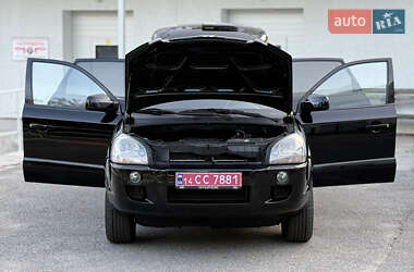 Внедорожник / Кроссовер Hyundai Tucson 2008 в 
