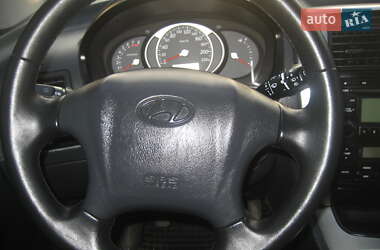 Позашляховик / Кросовер Hyundai Tucson 2008 в 