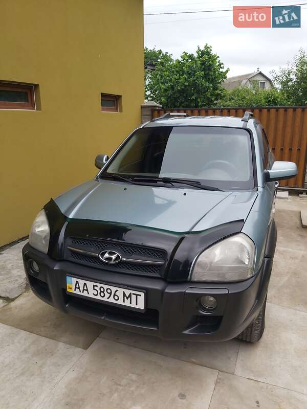 Внедорожник / Кроссовер Hyundai Tucson 2006 в Ревном фото 3 Внедорожник / Кроссовер Hyundai Tucson 2006 в Ревном