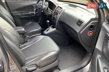 Внедорожник / Кроссовер Hyundai Tucson 2009 в 