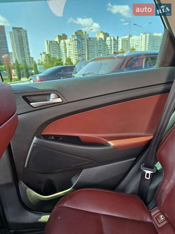 Позашляховик / Кросовер Hyundai Tucson 2017 в Києві