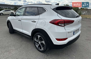 Внедорожник / Кроссовер Hyundai Tucson 2016 в 