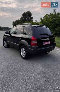 Внедорожник / Кроссовер Hyundai Tucson 2006 в 