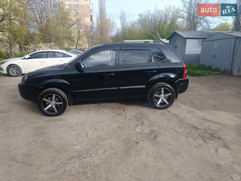 Позашляховик / Кросовер Hyundai Tucson 2009 в Одесі