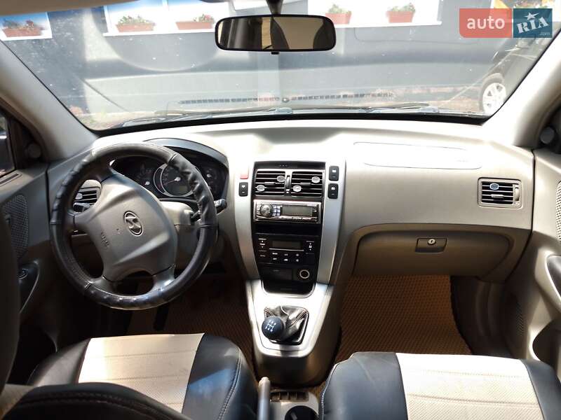 Внедорожник / Кроссовер Hyundai Tucson 2005 в Добрянском