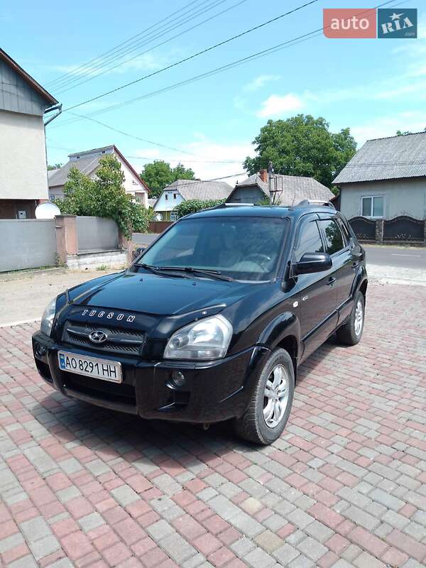 Внедорожник / Кроссовер Hyundai Tucson 2005 в Добрянском