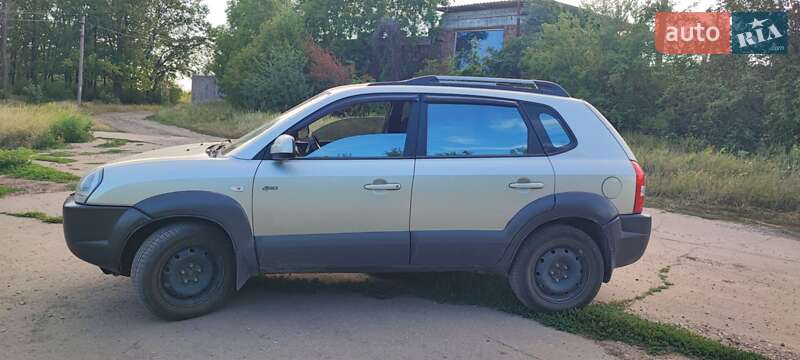 Внедорожник / Кроссовер Hyundai Tucson 2006 в Змиеве