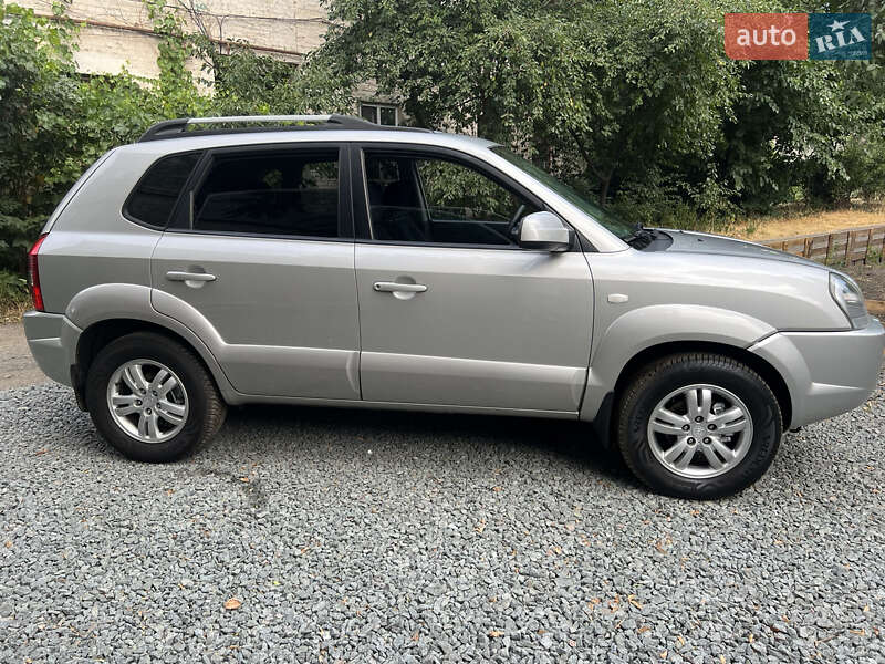Позашляховик / Кросовер Hyundai Tucson 2009 в Дніпрі