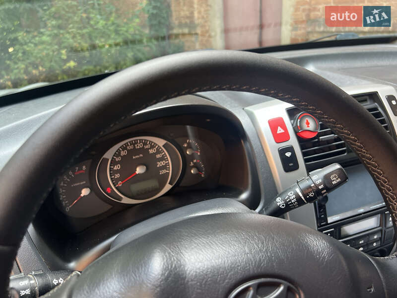 Позашляховик / Кросовер Hyundai Tucson 2009 в Дніпрі