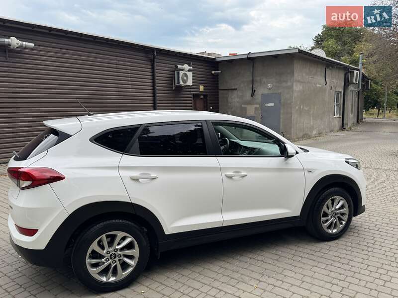 Внедорожник / Кроссовер Hyundai Tucson 2015 в Одессе