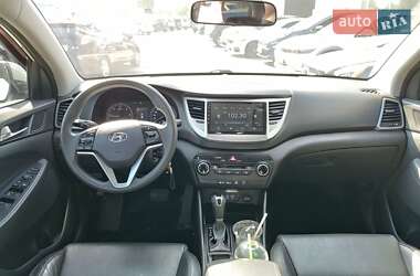 Внедорожник / Кроссовер Hyundai Tucson 2015 в 