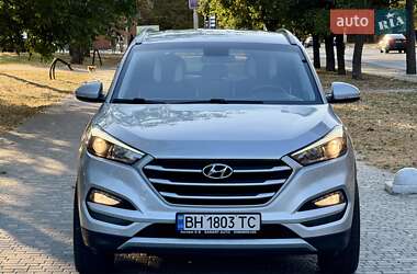 Внедорожник / Кроссовер Hyundai Tucson 2016 в 