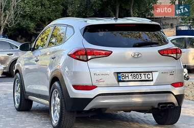 Внедорожник / Кроссовер Hyundai Tucson 2016 в 