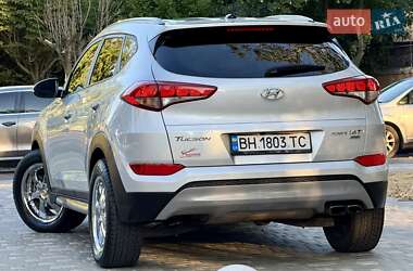 Внедорожник / Кроссовер Hyundai Tucson 2016 в 