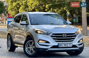 Внедорожник / Кроссовер Hyundai Tucson 2016 в 