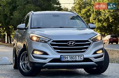 Внедорожник / Кроссовер Hyundai Tucson 2016 в 