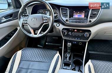 Внедорожник / Кроссовер Hyundai Tucson 2016 в 