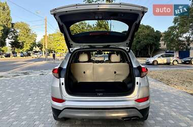 Внедорожник / Кроссовер Hyundai Tucson 2016 в 