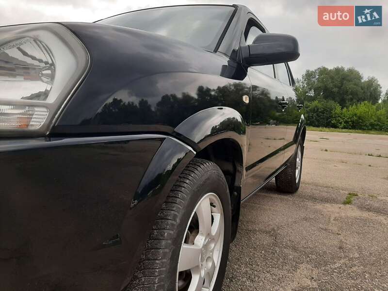 Позашляховик / Кросовер Hyundai Tucson 2006 в Чернігові