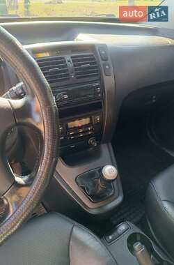 Внедорожник / Кроссовер Hyundai Tucson 2006 в 
