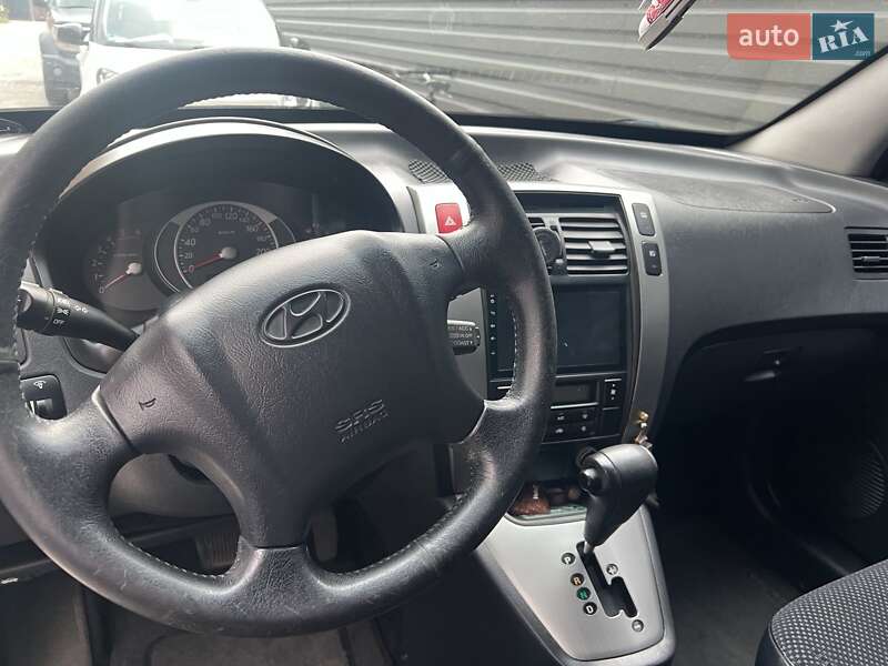 Внедорожник / Кроссовер Hyundai Tucson 2012 в Новых Петровцах