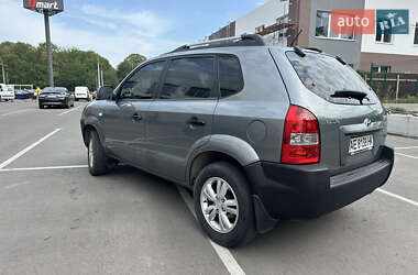 Внедорожник / Кроссовер Hyundai Tucson 2013 в 