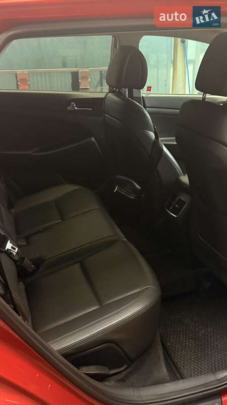 Позашляховик / Кросовер Hyundai Tucson 2016 в Івано-Франківську